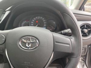 Toyota Corolla Quest 1.8 Plus manual - Image 10