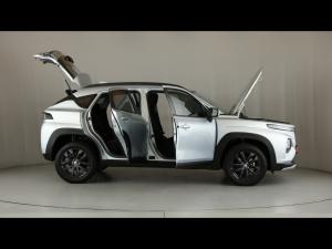 Toyota Starlet Cross 1.5 XS auto - Image 30