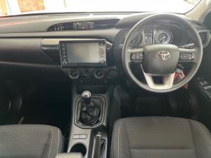 Toyota Hilux 2.4GD-6 single cab Raider manual - Image 6