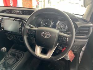 Toyota Hilux 2.4GD-6 single cab Raider manual - Image 8