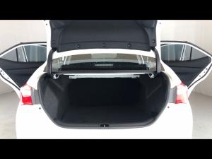 Toyota Corolla Quest 1.8 Plus manual - Image 13