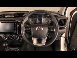 Toyota Hilux 2.4GD-6 single cab Raider manual - Image 8