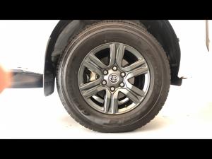 Toyota Hilux 2.4GD-6 single cab Raider manual - Image 17