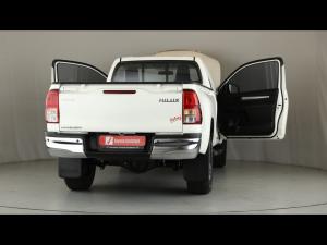 Toyota Hilux 2.4GD-6 single cab Raider manual - Image 24