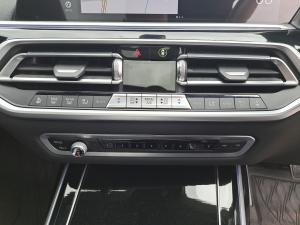 BMW X7 M50i - Image 15