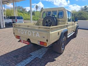 Toyota Land Cruiser 79 4.2D double cab - Image 2