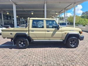 Toyota Land Cruiser 79 4.2D double cab - Image 3