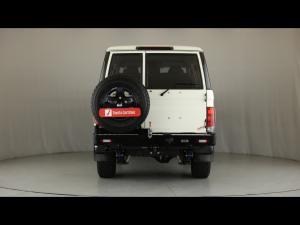 Toyota Land Cruiser 76 2.8GD-6 station wagon VX - Image 5
