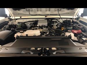 Toyota Land Cruiser 76 2.8GD-6 station wagon VX - Image 14