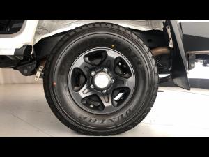 Toyota Land Cruiser 76 2.8GD-6 station wagon VX - Image 19