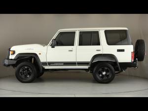 Toyota Land Cruiser 76 2.8GD-6 station wagon VX - Image 22