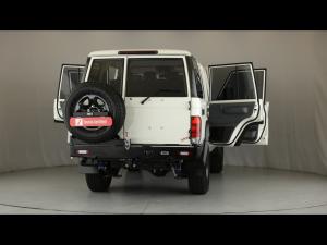 Toyota Land Cruiser 76 2.8GD-6 station wagon VX - Image 24