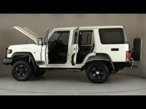Toyota Land Cruiser 76 2.8GD-6 station wagon VX - Image 26