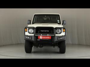Toyota Land Cruiser 76 2.8GD-6 station wagon VX - Image 4