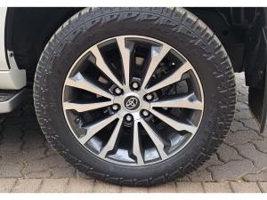Toyota Land Cruiser Prado 2.8GD VX-L - Image 8