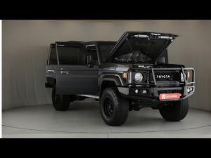 Toyota Land Cruiser 79 2.8GD-6 double cab auto - Image 10
