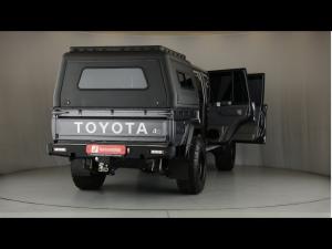 Toyota Land Cruiser 79 2.8GD-6 double cab auto - Image 15
