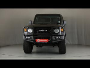 Toyota Land Cruiser 79 2.8GD-6 double cab auto - Image 4