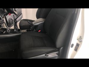 Toyota Hilux 2.4GD-6 single cab Raider manual - Image 10