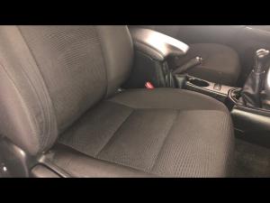 Toyota Hilux 2.4GD-6 single cab Raider manual - Image 11