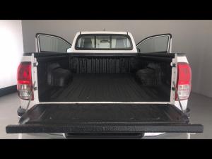 Toyota Hilux 2.4GD-6 single cab Raider manual - Image 12