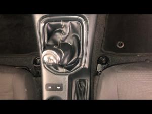 Toyota Hilux 2.4GD-6 single cab Raider manual - Image 12