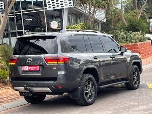 Toyota Land Cruiser 300 3.3D GR-Sport - Image 2