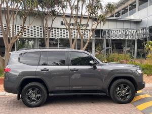 Toyota Land Cruiser 300 3.3D GR-Sport - Image 3