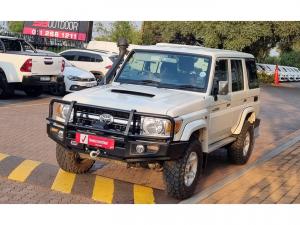 Toyota Land Cruiser 76 4.5D-4D V8 station wagon LX - Image 9
