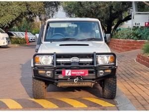 Toyota Land Cruiser 76 4.5D-4D V8 station wagon LX - Image 4