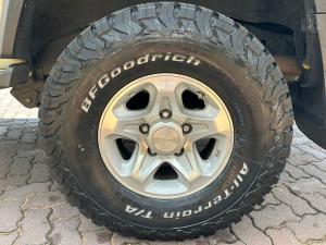 Toyota Land Cruiser 76 4.5D-4D V8 station wagon LX - Image 10