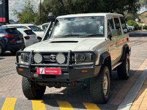 Toyota Land Cruiser 76 4.5D-4D V8 station wagon LX - Image 11
