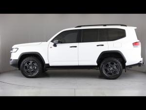 Toyota Land Cruiser 300 3.3D GR-Sport - Image 22