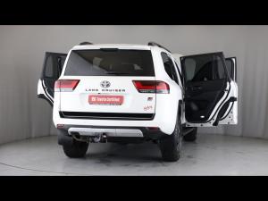 Toyota Land Cruiser 300 3.3D GR-Sport - Image 24