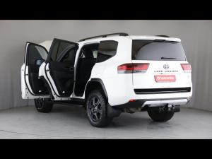 Toyota Land Cruiser 300 3.3D GR-Sport - Image 25