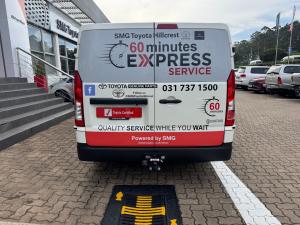 Toyota Quantum 2.8 LWB panel van manual - Image 5