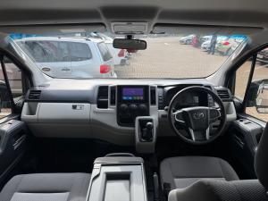 Toyota Quantum 2.8 LWB panel van manual - Image 6
