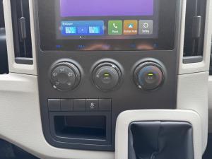 Toyota Quantum 2.8 LWB panel van manual - Image 13