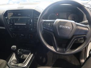 Isuzu D-Max 1.9TD single cab L 4x4 manual - Image 9