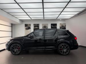 Audi Q7 55TFSI quattro Black Edition - Image 4