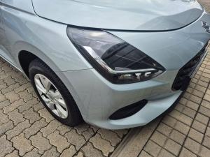 Suzuki Swift 1.2 GL+ manual - Image 10