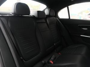 Mercedes-Benz C-Class C200 AMG Line - Image 14