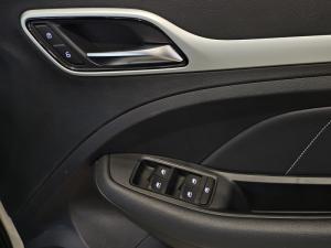 MG ZS 1.5 Luxury - Image 11