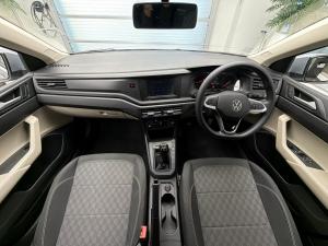 Volkswagen Polo sedan 1.6 manual - Image 12