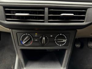 Volkswagen Polo sedan 1.6 manual - Image 15