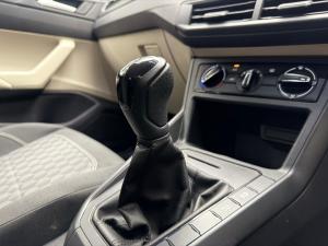 Volkswagen Polo sedan 1.6 manual - Image 16