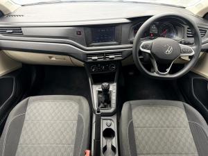 Volkswagen Polo sedan 1.6 manual - Image 19