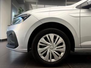 Volkswagen Polo sedan 1.6 manual - Image 4