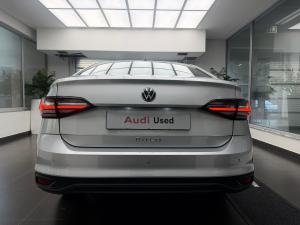 Volkswagen Polo sedan 1.6 manual - Image 7