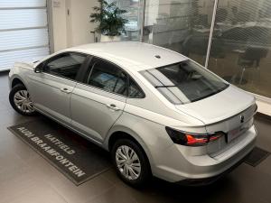 Volkswagen Polo sedan 1.6 manual - Image 9